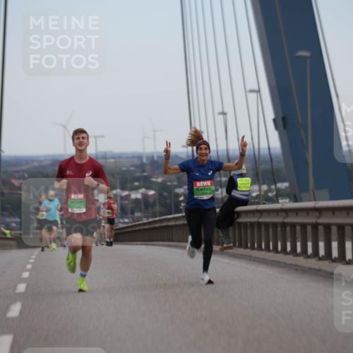 03.10.2025 - Köhlbrandbrückenlauf Jannik Wohlers http://msf.ph/oto/9153622 03.10.2025 15:19:39 Position 1  meine-sportfotos.de
