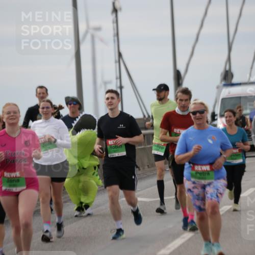 03.10.2025 - Köhlbrandbrückenlauf Jannik Wohlers http://msf.ph/oto/9153643 03.10.2025 16:04:33 Position 1 9180, 7706, 7877 meine-sportfotos.de