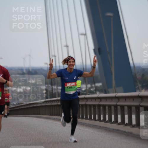 03.10.2025 - Köhlbrandbrückenlauf Jannik Wohlers http://msf.ph/oto/9153646 03.10.2025 15:19:40 Position 1 9591 meine-sportfotos.de
