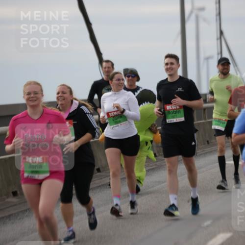03.10.2025 - Köhlbrandbrückenlauf Jannik Wohlers http://msf.ph/oto/9153651 03.10.2025 16:04:35 Position 1 9180, 7706, 7877 meine-sportfotos.de