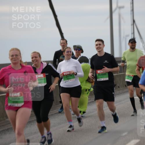 03.10.2025 - Köhlbrandbrückenlauf Jannik Wohlers http://msf.ph/oto/9153655 03.10.2025 16:04:35 Position 1 7877, 7706, 454, 9180 meine-sportfotos.de