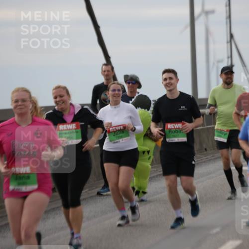 03.10.2025 - Köhlbrandbrückenlauf Jannik Wohlers http://msf.ph/oto/9153657 03.10.2025 16:04:35 Position 1 454, 7706, 7877 meine-sportfotos.de