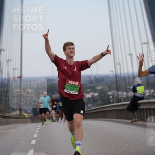 03.10.2025 - Köhlbrandbrückenlauf Jannik Wohlers http://msf.ph/oto/9153666 03.10.2025 15:19:41 Position 1 9269, 9001 meine-sportfotos.de