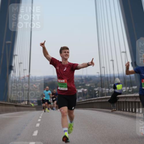 03.10.2025 - Köhlbrandbrückenlauf Jannik Wohlers http://msf.ph/oto/9153676 03.10.2025 15:19:41 Position 1 9269 meine-sportfotos.de