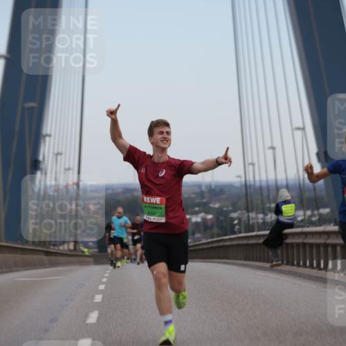 03.10.2025 - Köhlbrandbrückenlauf Jannik Wohlers http://msf.ph/oto/9153678 03.10.2025 15:19:41 Position 1 9269 meine-sportfotos.de