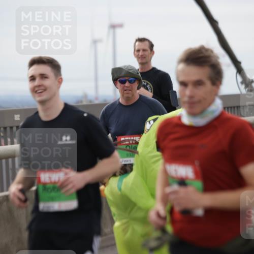 03.10.2025 - Köhlbrandbrückenlauf Jannik Wohlers http://msf.ph/oto/9153713 03.10.2025 16:04:40 Position 1 933 meine-sportfotos.de