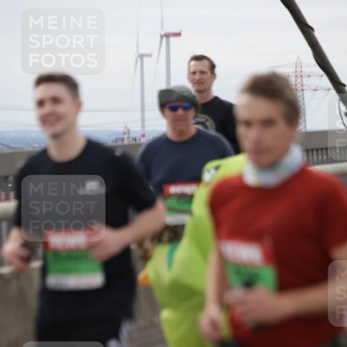 03.10.2025 - Köhlbrandbrückenlauf Jannik Wohlers http://msf.ph/oto/9153715 03.10.2025 16:04:41 Position 1  meine-sportfotos.de