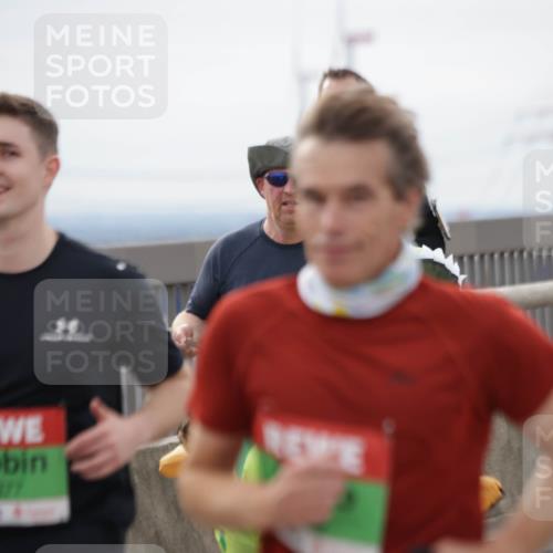 03.10.2025 - Köhlbrandbrückenlauf Jannik Wohlers http://msf.ph/oto/9153725 03.10.2025 16:04:41 Position 1 7817 meine-sportfotos.de