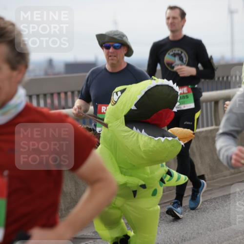 03.10.2025 - Köhlbrandbrückenlauf Jannik Wohlers http://msf.ph/oto/9153729 03.10.2025 16:04:42 Position 1 9 meine-sportfotos.de