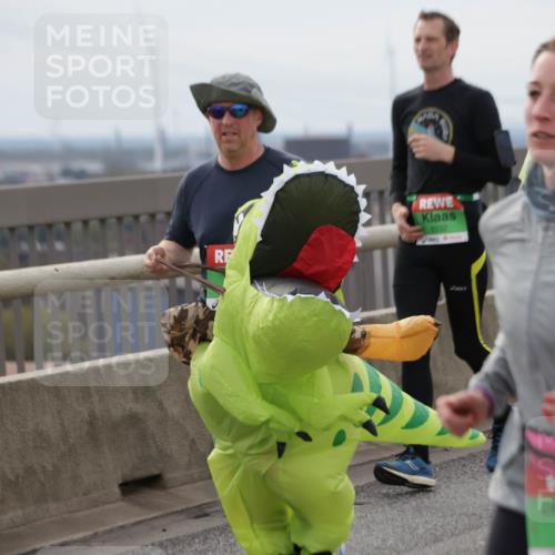 03.10.2025 - Köhlbrandbrückenlauf Jannik Wohlers http://msf.ph/oto/9153741 03.10.2025 16:04:42 Position 1 9332, 3004 meine-sportfotos.de