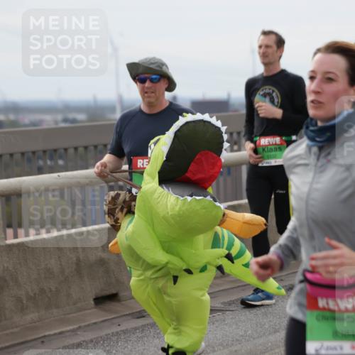 03.10.2025 - Köhlbrandbrückenlauf Jannik Wohlers http://msf.ph/oto/9153743 03.10.2025 16:04:42 Position 1 9332, 8384 meine-sportfotos.de