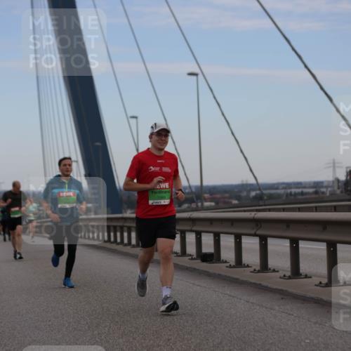 03.10.2025 - Köhlbrandbrückenlauf Jannik Wohlers http://msf.ph/oto/9153746 03.10.2025 15:21:29 Position 1 7089 meine-sportfotos.de