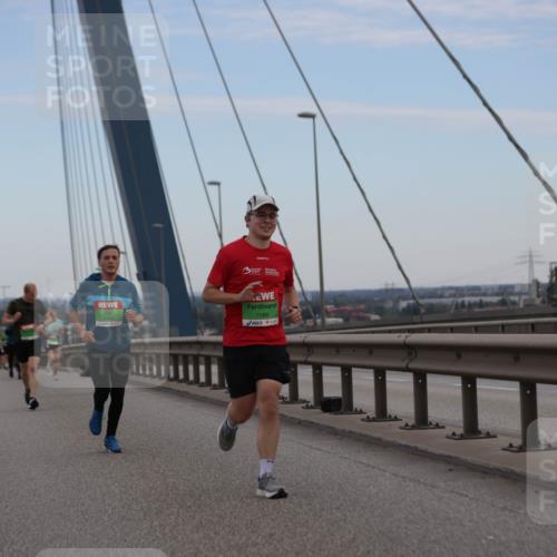 03.10.2025 - Köhlbrandbrückenlauf Jannik Wohlers http://msf.ph/oto/9153748 03.10.2025 15:21:29 Position 1 7089 meine-sportfotos.de