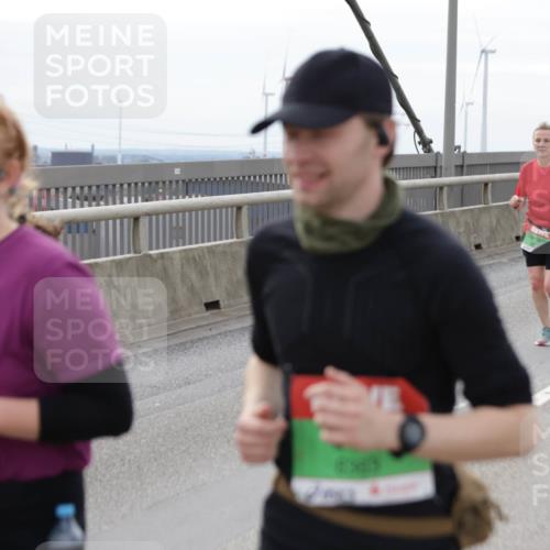 03.10.2025 - Köhlbrandbrückenlauf Jannik Wohlers http://msf.ph/oto/9153767 03.10.2025 16:04:43 Position 1 9332 meine-sportfotos.de