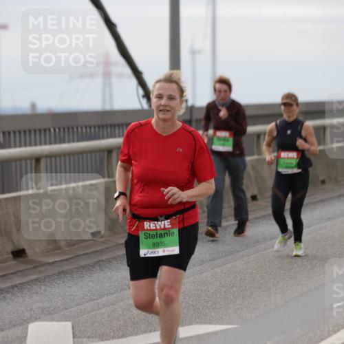 03.10.2025 - Köhlbrandbrückenlauf Jannik Wohlers http://msf.ph/oto/9153775 03.10.2025 16:04:44 Position 1 8935 meine-sportfotos.de