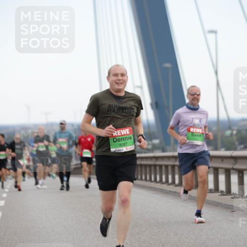 03.10.2025 - Köhlbrandbrückenlauf Jannik Wohlers http://msf.ph/oto/9153786 03.10.2025 15:21:32 Position 1 7121, 9087 meine-sportfotos.de