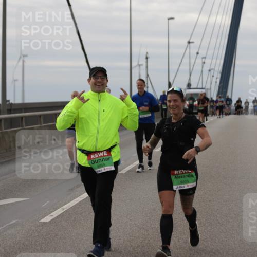 03.10.2025 - Köhlbrandbrückenlauf Jannik Wohlers http://msf.ph/oto/9153835 03.10.2025 16:04:48 Position 1 9256, 9260 meine-sportfotos.de