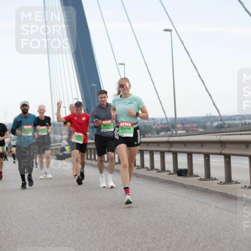 03.10.2025 - Köhlbrandbrückenlauf Jannik Wohlers http://msf.ph/oto/9153844 03.10.2025 15:21:38 Position 1 7271 meine-sportfotos.de