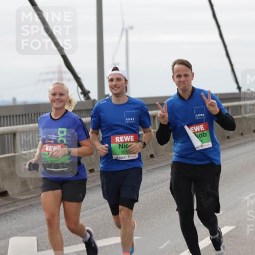 03.10.2025 - Köhlbrandbrückenlauf Jannik Wohlers http://msf.ph/oto/9153855 03.10.2025 16:04:50 Position 1 8110, 9248, 925 meine-sportfotos.de