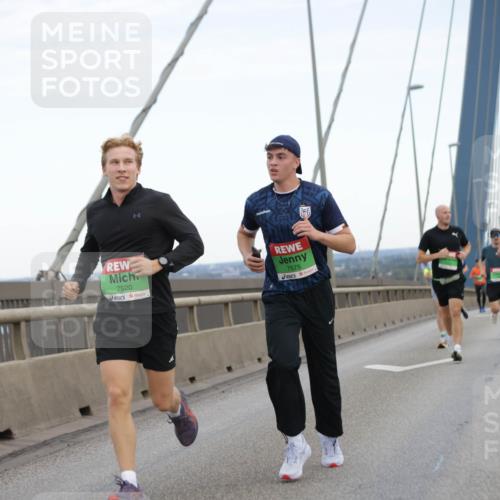 03.10.2025 - Köhlbrandbrückenlauf Jannik Wohlers http://msf.ph/oto/9153868 03.10.2025 15:21:39 Position 1 7520, 7575 meine-sportfotos.de