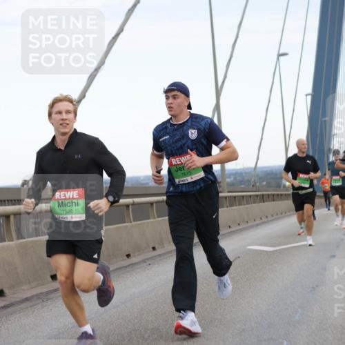 03.10.2025 - Köhlbrandbrückenlauf Jannik Wohlers http://msf.ph/oto/9153872 03.10.2025 15:21:40 Position 1 7520, 7575 meine-sportfotos.de