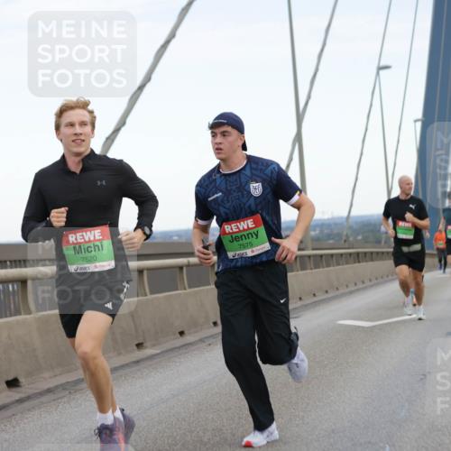 03.10.2025 - Köhlbrandbrückenlauf Jannik Wohlers http://msf.ph/oto/9153876 03.10.2025 15:21:40 Position 1 7520, 7575, 100 meine-sportfotos.de