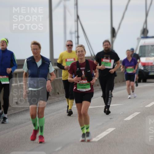 03.10.2025 - Köhlbrandbrückenlauf Jannik Wohlers http://msf.ph/oto/9153893 03.10.2025 16:04:55 Position 1 9290 meine-sportfotos.de