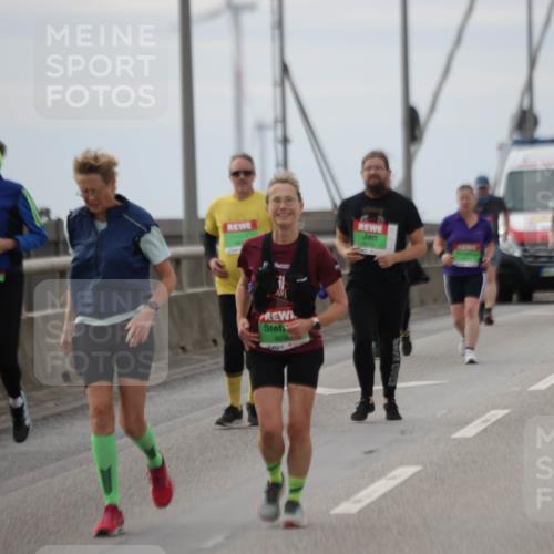 03.10.2025 - Köhlbrandbrückenlauf Jannik Wohlers http://msf.ph/oto/9153903 03.10.2025 16:04:55 Position 1 9290 meine-sportfotos.de