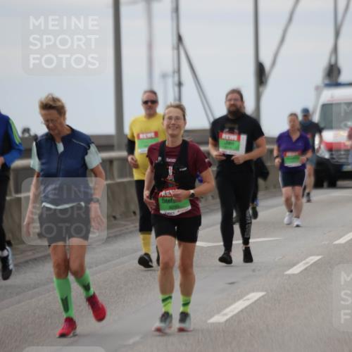 03.10.2025 - Köhlbrandbrückenlauf Jannik Wohlers http://msf.ph/oto/9153905 03.10.2025 16:04:55 Position 1 9290 meine-sportfotos.de