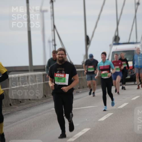 03.10.2025 - Köhlbrandbrückenlauf Jannik Wohlers http://msf.ph/oto/9153937 03.10.2025 16:04:58 Position 1 9215 meine-sportfotos.de