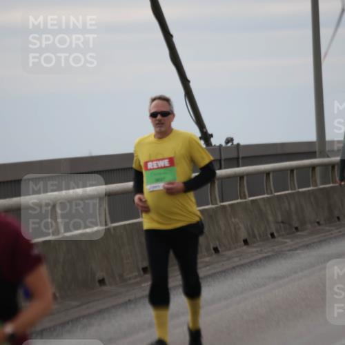 03.10.2025 - Köhlbrandbrückenlauf Jannik Wohlers http://msf.ph/oto/9153945 03.10.2025 16:04:59 Position 1  meine-sportfotos.de