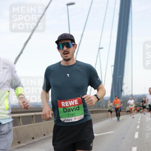 03.10.2025 - Köhlbrandbrückenlauf Jannik Wohlers http://msf.ph/oto/9153950 03.10.2025 15:21:45 Position 1 9491, 7187 meine-sportfotos.de