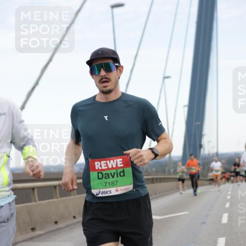 03.10.2025 - Köhlbrandbrückenlauf Jannik Wohlers http://msf.ph/oto/9153952 03.10.2025 15:21:45 Position 1 7187 meine-sportfotos.de