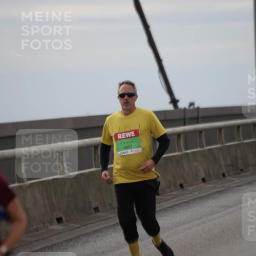 03.10.2025 - Köhlbrandbrückenlauf Jannik Wohlers http://msf.ph/oto/9153953 03.10.2025 16:04:59 Position 1 9697, 9215 meine-sportfotos.de