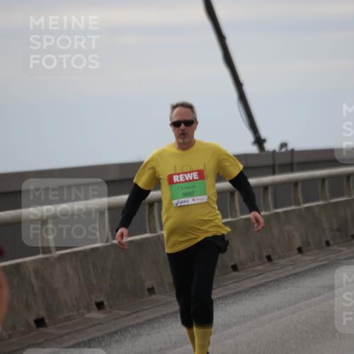 03.10.2025 - Köhlbrandbrückenlauf Jannik Wohlers http://msf.ph/oto/9153959 03.10.2025 16:04:59 Position 1 9697, 9215 meine-sportfotos.de