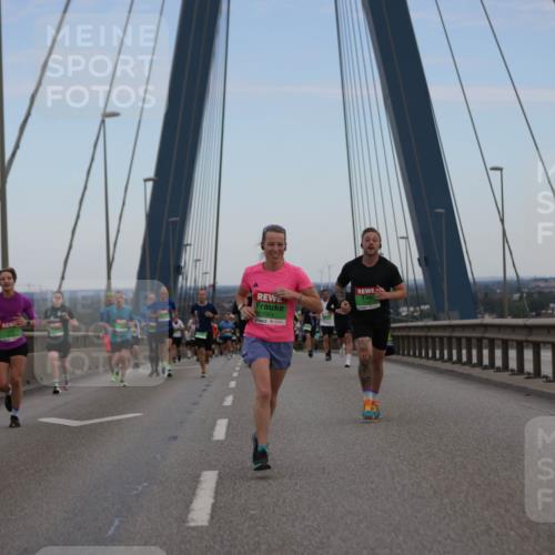 03.10.2025 - Köhlbrandbrückenlauf Jannik Wohlers http://msf.ph/oto/9153962 03.10.2025 15:22:44 Position 1 7301 meine-sportfotos.de
