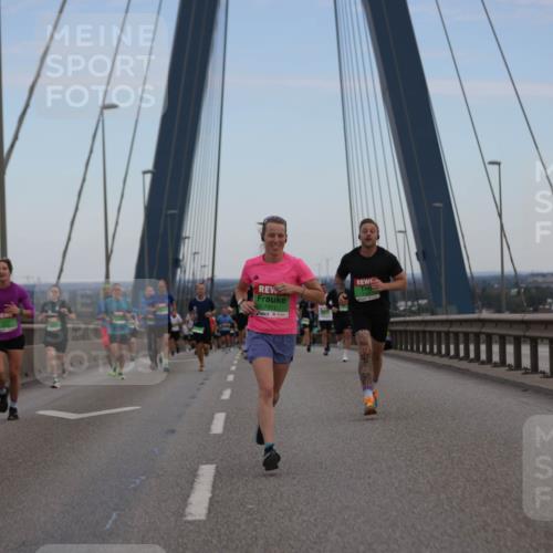 03.10.2025 - Köhlbrandbrückenlauf Jannik Wohlers http://msf.ph/oto/9153964 03.10.2025 15:22:44 Position 1 7301 meine-sportfotos.de