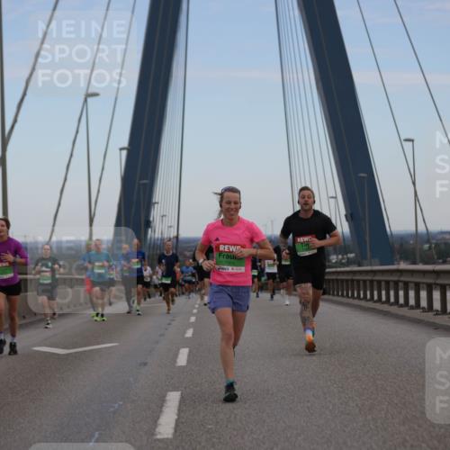 03.10.2025 - Köhlbrandbrückenlauf Jannik Wohlers http://msf.ph/oto/9153966 03.10.2025 15:22:45 Position 1 7301 meine-sportfotos.de