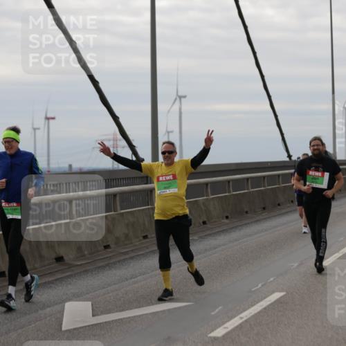 03.10.2025 - Köhlbrandbrückenlauf Jannik Wohlers http://msf.ph/oto/9153971 03.10.2025 16:05:02 Position 1 9697 meine-sportfotos.de