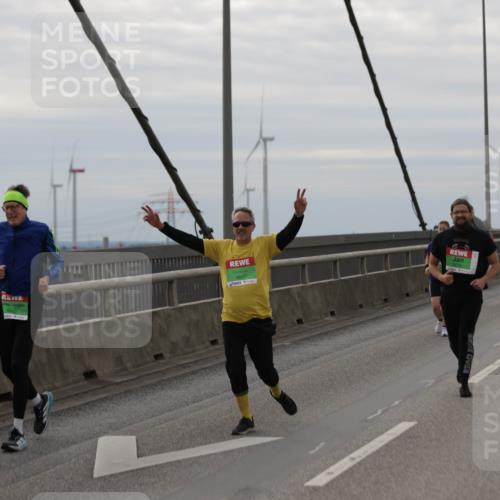 03.10.2025 - Köhlbrandbrückenlauf Jannik Wohlers http://msf.ph/oto/9153973 03.10.2025 16:05:02 Position 1 8010 meine-sportfotos.de