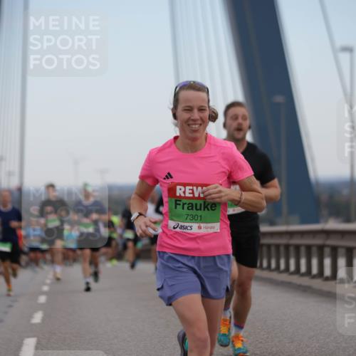 03.10.2025 - Köhlbrandbrückenlauf Jannik Wohlers http://msf.ph/oto/9153984 03.10.2025 15:22:45 Position 1 7301 meine-sportfotos.de