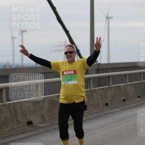 03.10.2025 - Köhlbrandbrückenlauf Jannik Wohlers http://msf.ph/oto/9153985 03.10.2025 16:05:02 Position 1 9697 meine-sportfotos.de