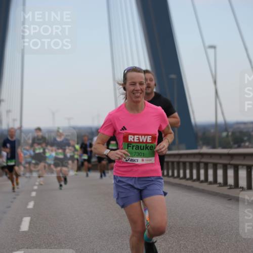 03.10.2025 - Köhlbrandbrückenlauf Jannik Wohlers http://msf.ph/oto/9153988 03.10.2025 15:22:45 Position 1 7301 meine-sportfotos.de