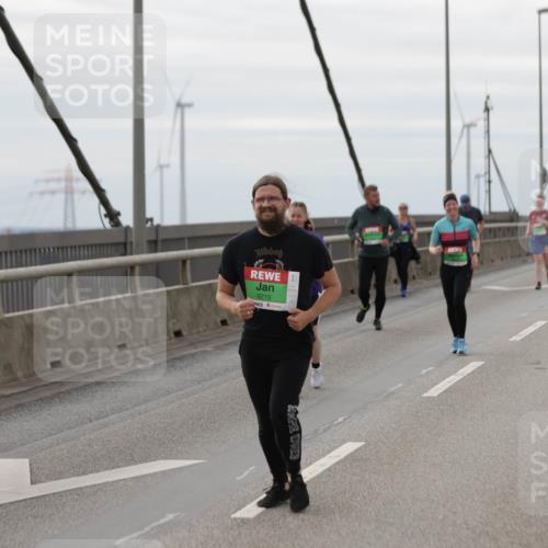 03.10.2025 - Köhlbrandbrückenlauf Jannik Wohlers http://msf.ph/oto/9153997 03.10.2025 16:05:04 Position 1 9215 meine-sportfotos.de