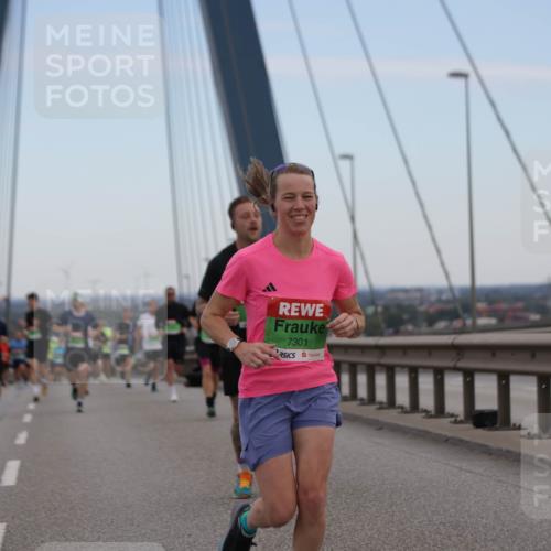 03.10.2025 - Köhlbrandbrückenlauf Jannik Wohlers http://msf.ph/oto/9153998 03.10.2025 15:22:46 Position 1 7301 meine-sportfotos.de