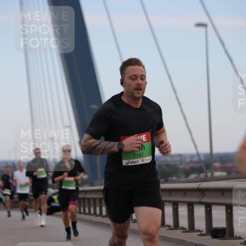 03.10.2025 - Köhlbrandbrückenlauf Jannik Wohlers http://msf.ph/oto/9154016 03.10.2025 15:22:47 Position 1 7147 meine-sportfotos.de