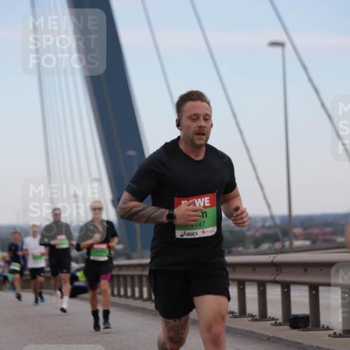 03.10.2025 - Köhlbrandbrückenlauf Jannik Wohlers http://msf.ph/oto/9154018 03.10.2025 15:22:47 Position 1 147 meine-sportfotos.de