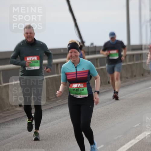 03.10.2025 - Köhlbrandbrückenlauf Jannik Wohlers http://msf.ph/oto/9154021 03.10.2025 16:05:06 Position 1 8697 meine-sportfotos.de