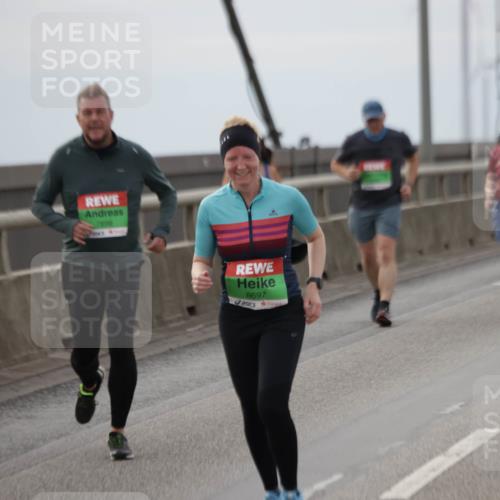 03.10.2025 - Köhlbrandbrückenlauf Jannik Wohlers http://msf.ph/oto/9154023 03.10.2025 16:05:06 Position 1 7809, 8697 meine-sportfotos.de