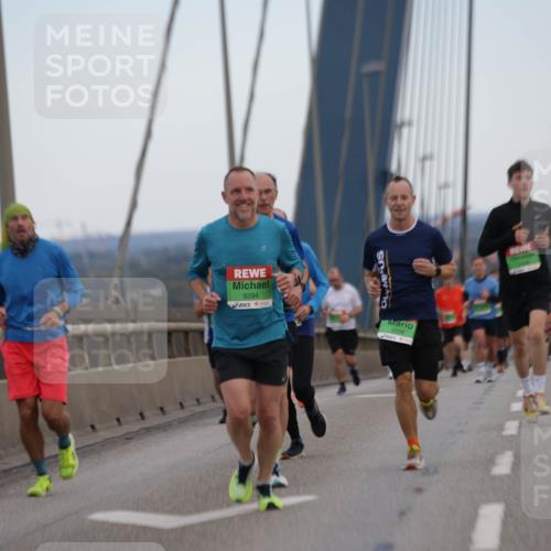03.10.2025 - Köhlbrandbrückenlauf Jannik Wohlers http://msf.ph/oto/9154038 03.10.2025 15:22:48 Position 1 7257, 9294, 9306 meine-sportfotos.de